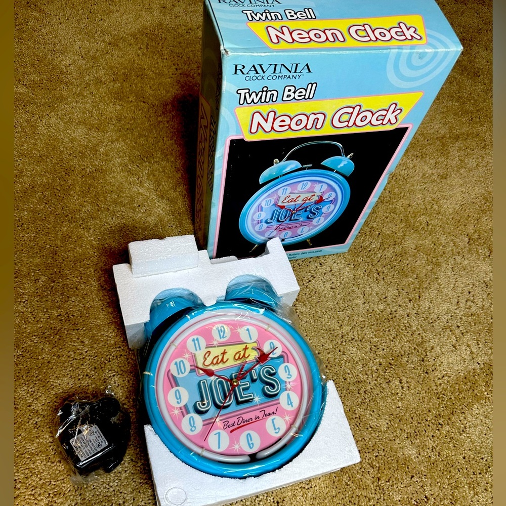 Vintage light up clock - BRAND NEW IN BOX, “Eat at Joes”